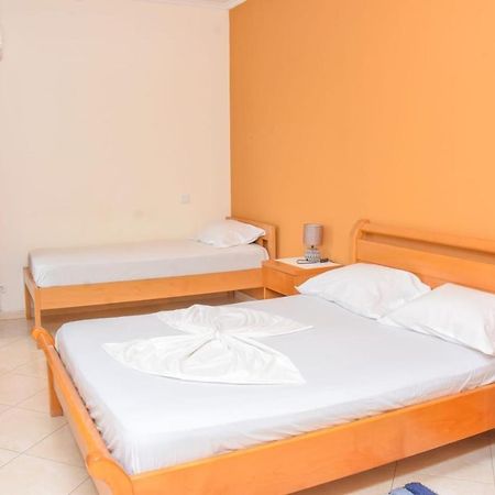 Paris Hotel Praia Bagian luar foto